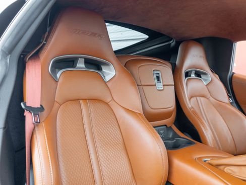 Used 2013 SRT Viper GTS w/ GTS Laguna Interior Pkg RWD image 22