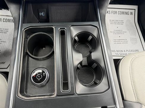 Used 2022 Ford F150 Lightning Platinum image 29