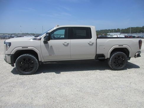 New 2026 GMC Sierra 2500 AT4 w/ AT4 Premium Plus Package AWD/4WD image 10