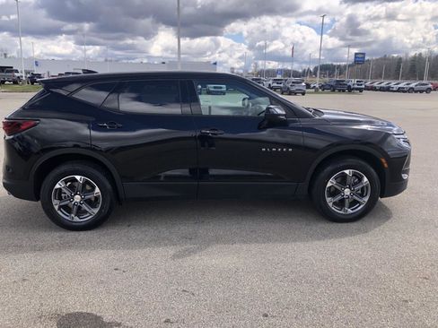 Used 2025 Chevrolet Blazer LT image 9