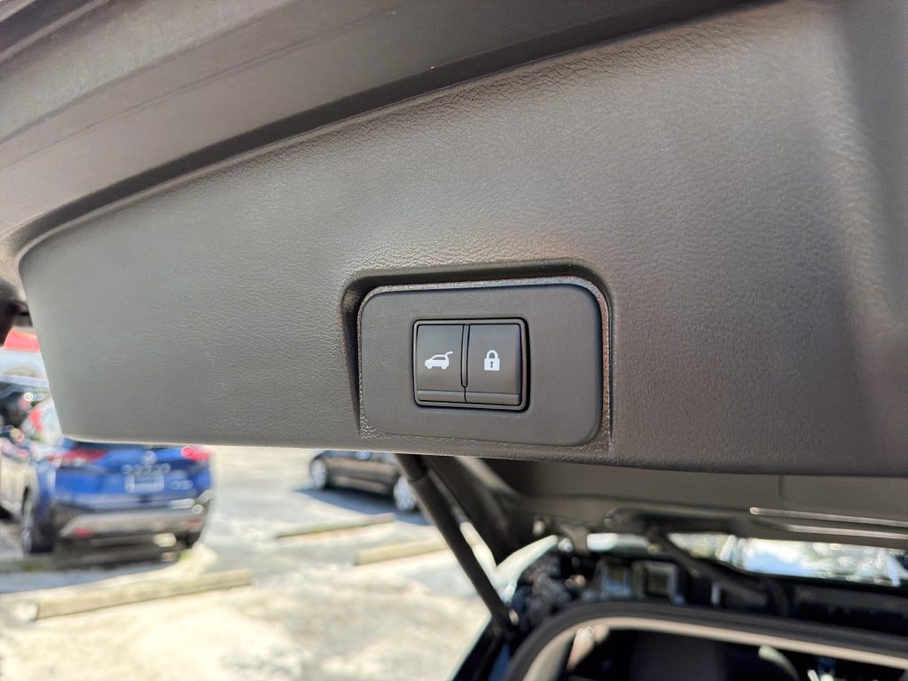 Used 2023 Nissan Rogue SV w/ SV Premium B Package FWD image 33