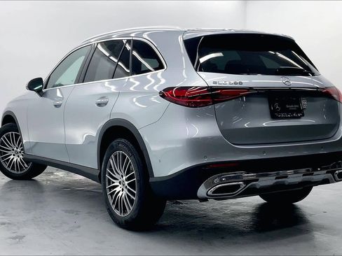 Used 2026 Mercedes-Benz GLC 300 image 3