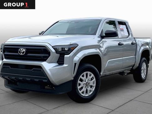 Used 2025 Toyota Tacoma SR RWD image 1