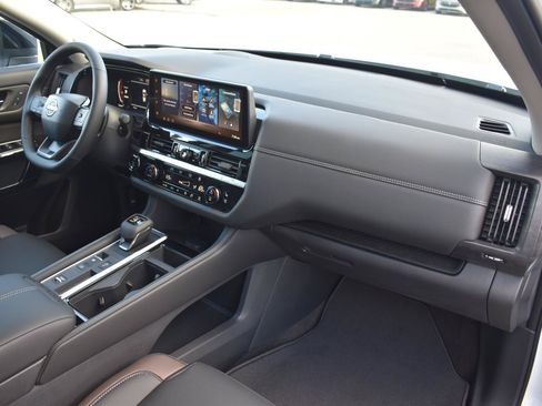 New 2026 Nissan Pathfinder Platinum FWD image 80