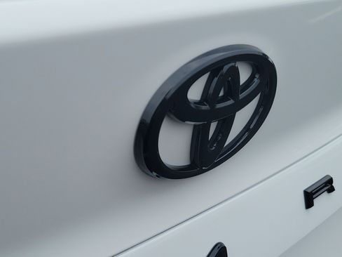 New 2026 Toyota Camry SE image 8