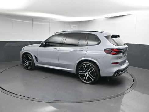 Used 2025 BMW X5 M60i image 3