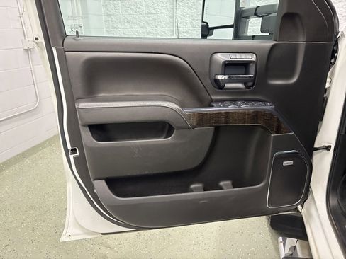 Used 2015 GMC Sierra 2500 Denali image 14