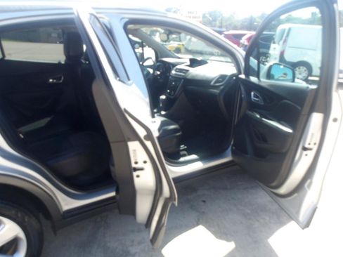 Used 2015 Buick Encore FWD image 6