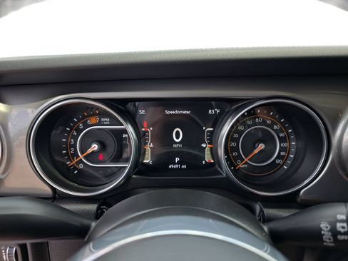 Used 2023 Jeep Wrangler Unlimited Sahara AWD/4WD image 19