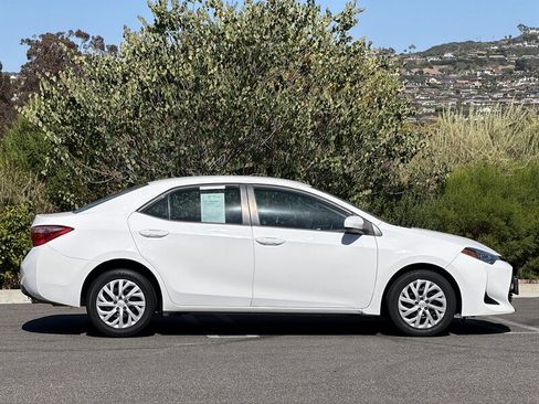 Used 2017 Toyota Corolla LE FWD image 9