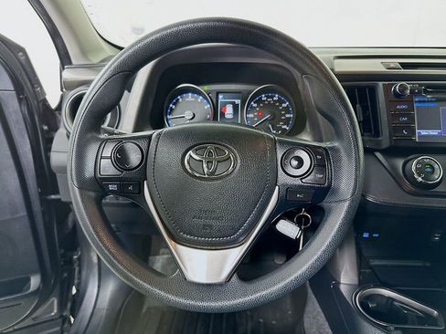 Used 2017 Toyota RAV4 LE FWD image 18