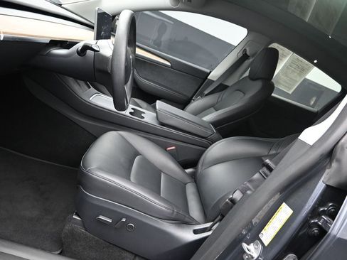Used 2024 Tesla Model Y Long Range AWD/4WD image 10