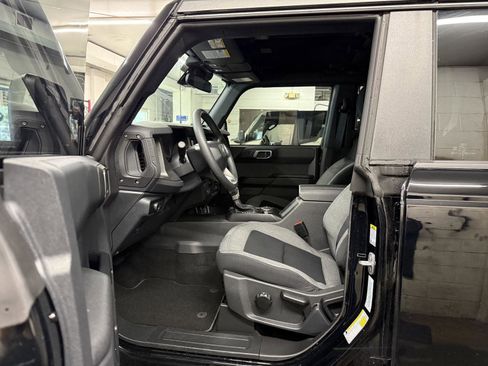 Used 2025 Ford Bronco 4-Door AWD/4WD image 13