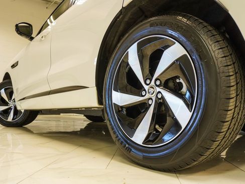 Used 2024 Jaguar F-PACE R-Dynamic S AWD/4WD image 37
