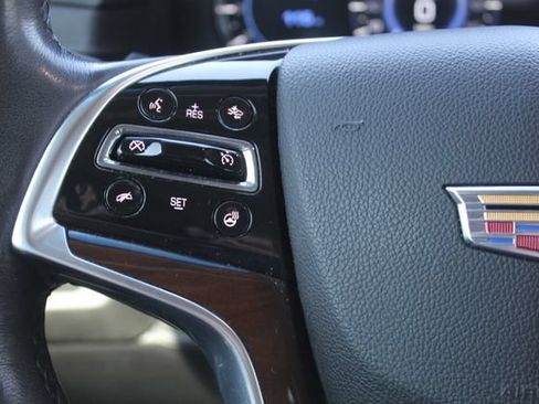 Used 2020 Cadillac Escalade Luxury RWD image 26
