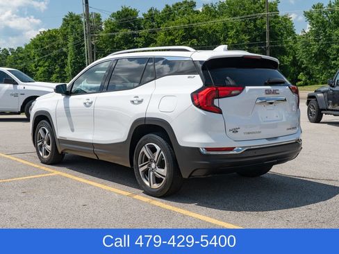 Used 2019 GMC Terrain SLT w/ Infotainment Package II AWD/4WD image 4