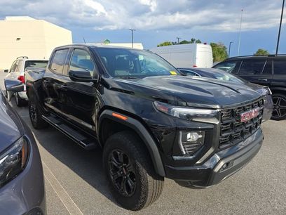 Used 2025 GMC Canyon Elevation w/ Convenience Package