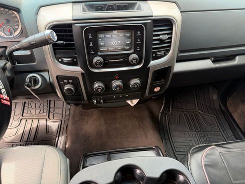 Used 2017 RAM 2500 SLT image 24