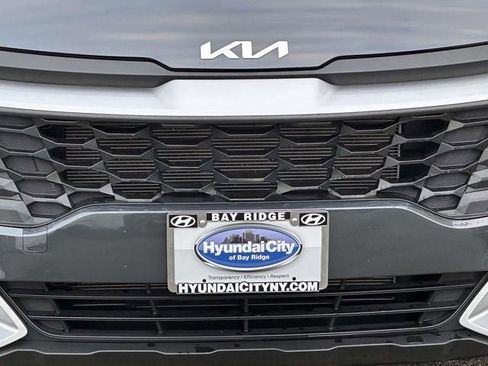 Used 2024 Kia Sportage LX image 10