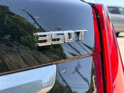 Certified 2024 Cadillac XT5 Luxury FWD image 11