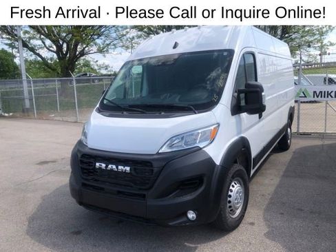 Used 2025 RAM ProMaster 2500 w/ Convenience Group FWD image 2