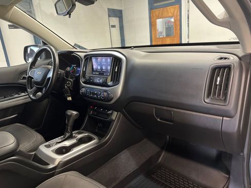 Used 2020 Chevrolet Colorado LT w/ LT Convenience Package AWD/4WD image 39