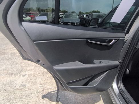 Used 2025 Kia Niro LX FWD image 25