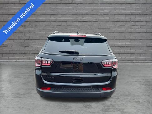 Used 2023 Jeep Compass Latitude w/ Convenience Group AWD/4WD image 4