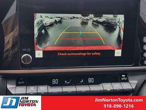 Used 2025 Toyota Camry SE w/ Convenience Package FWD image 19