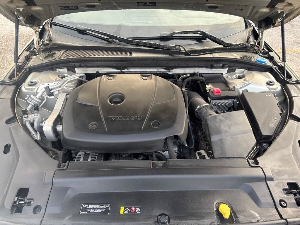 Used 2018 Volvo S90 T5 Momentum w/ Convenience Package FWD image 11