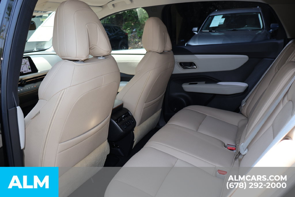 Used 2023 Nissan Ariya AWD image 16