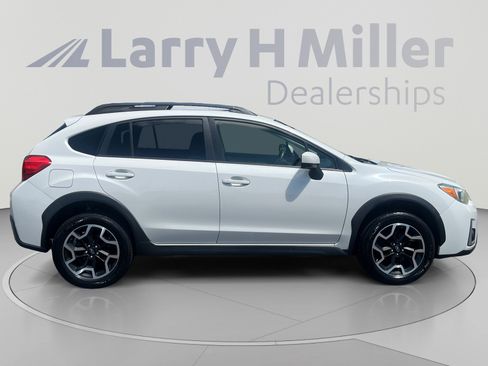 Used 2016 Subaru Crosstrek 2.0i Premium w/ Moonroof Package AWD/4WD image 6