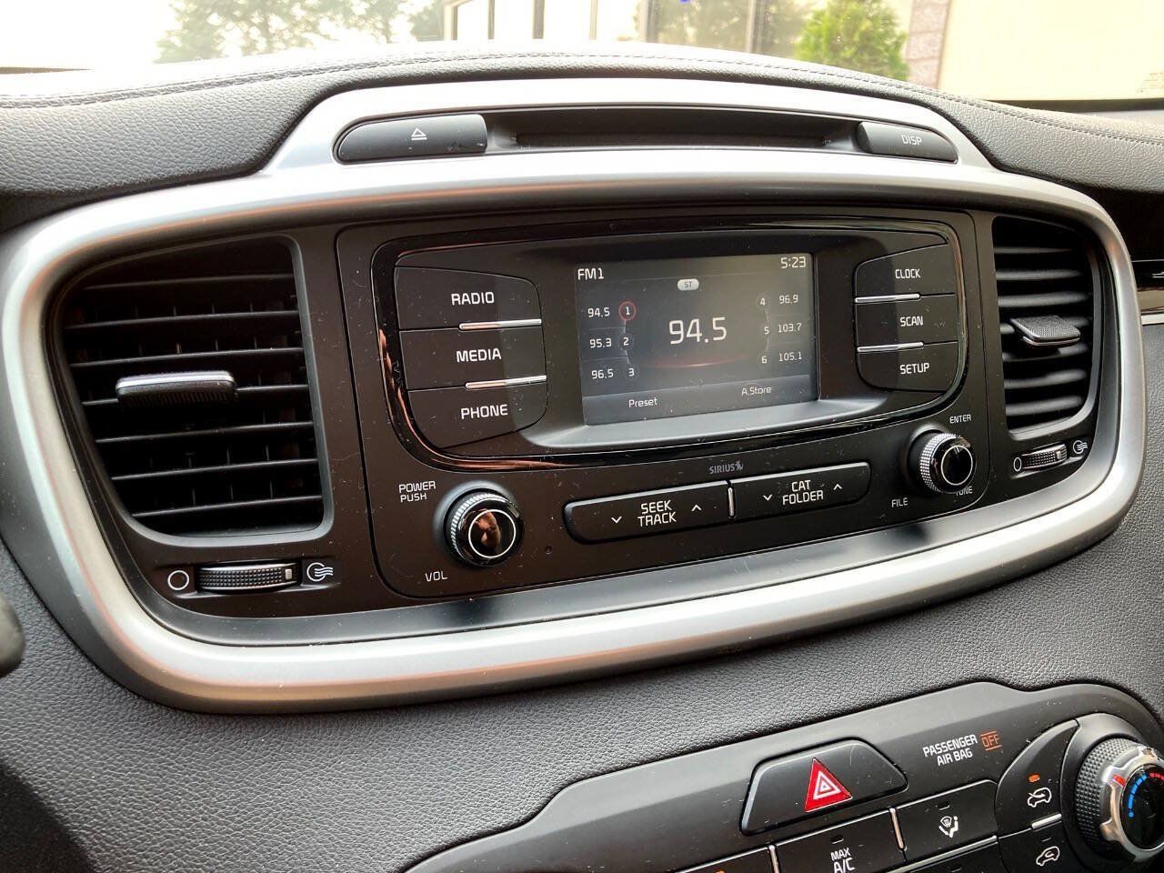 Used 2017 Kia Sorento AWD image 20