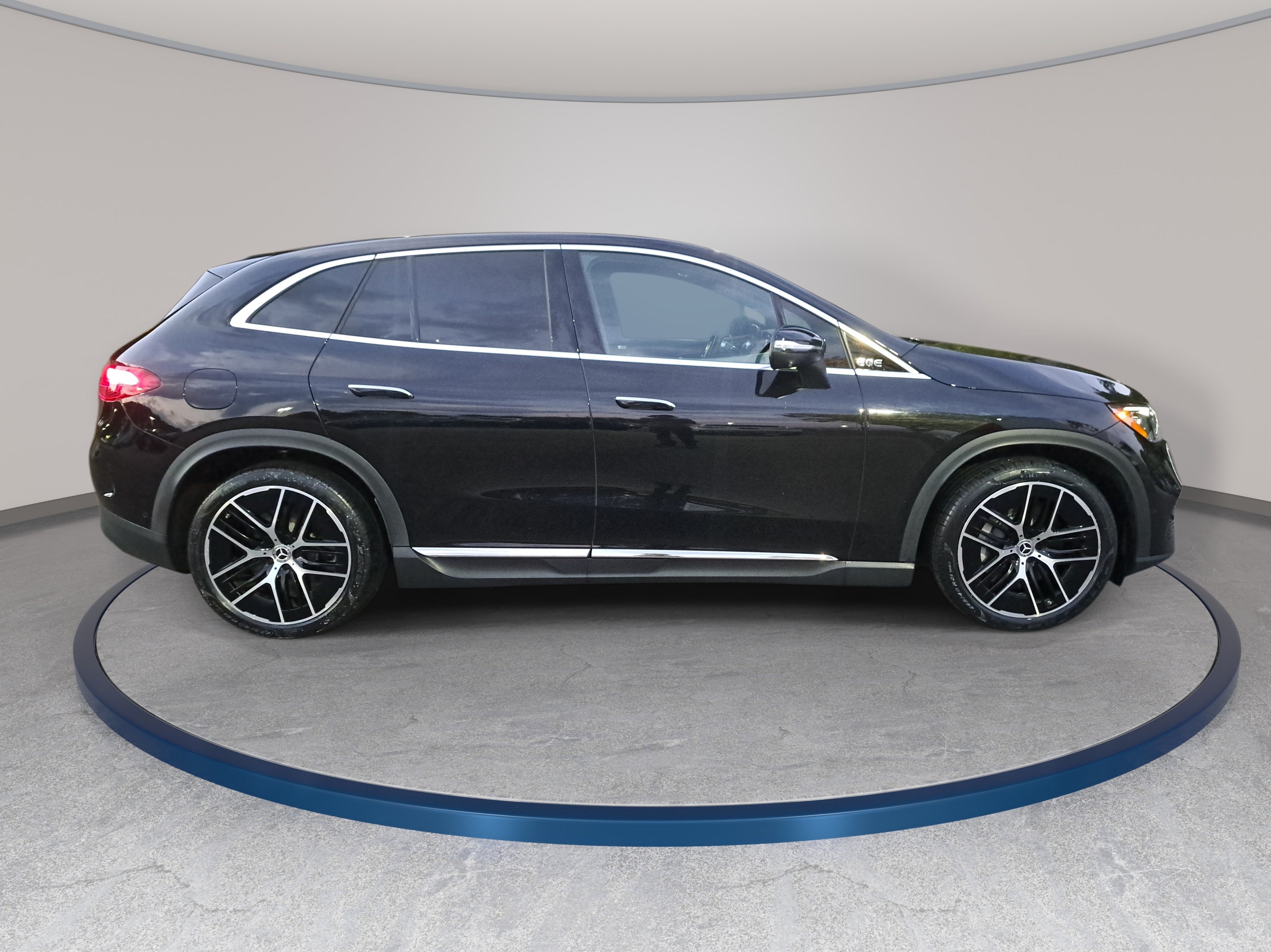 Used 2024 Mercedes-Benz EQE 350+ SUV image 5