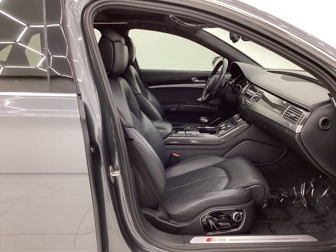 Used 2013 Audi S8 image 15