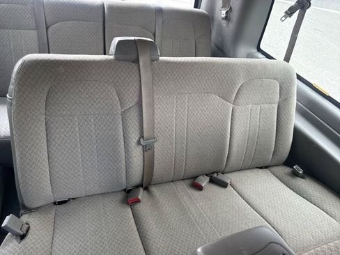 Used 2010 Chevrolet Express 3500 LT w/ LT Preferred Equipment Group RWD image 20