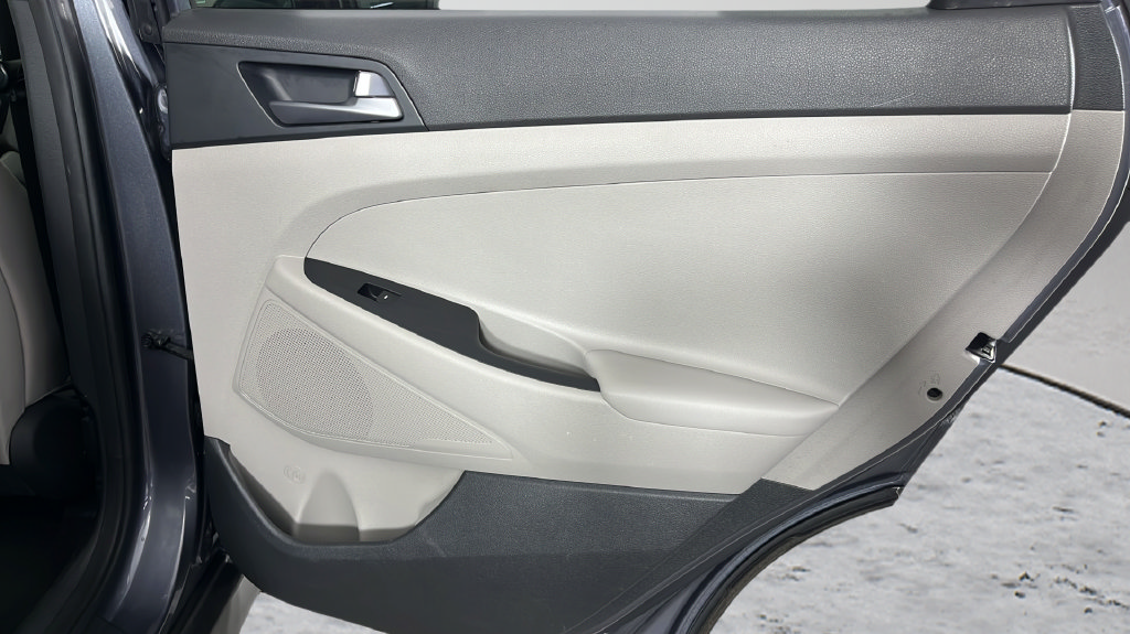 Used 2016 Hyundai Tucson SE w/ Option Group 02 FWD image 17
