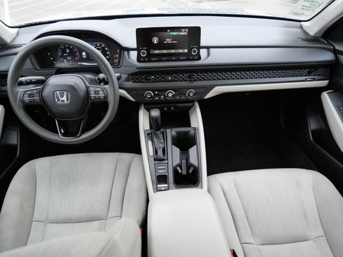 Used 2023 Honda Accord LX image 10