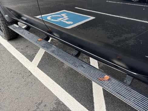 Used 2024 Chevrolet Silverado 2500 ZR2 w/ Technology Package image 16