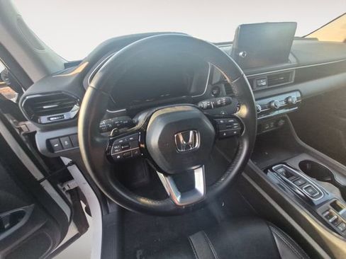 Used 2025 Honda Pilot EX-L image 12