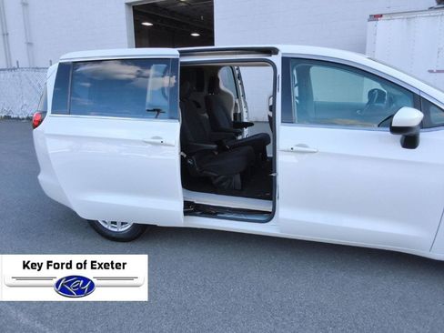 Used 2023 Chrysler Voyager LX FWD image 12