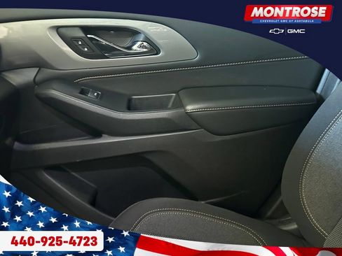 Used 2021 Chevrolet Traverse LT AWD/4WD image 12