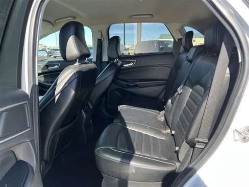 Used 2022 Ford Edge SEL image 9