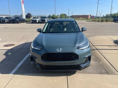 Used 2024 Honda HR-V EX-L image 3