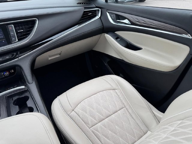 Used 2023 Buick Enclave Avenir w/ Avenir Technology Package AWD/4WD image 21