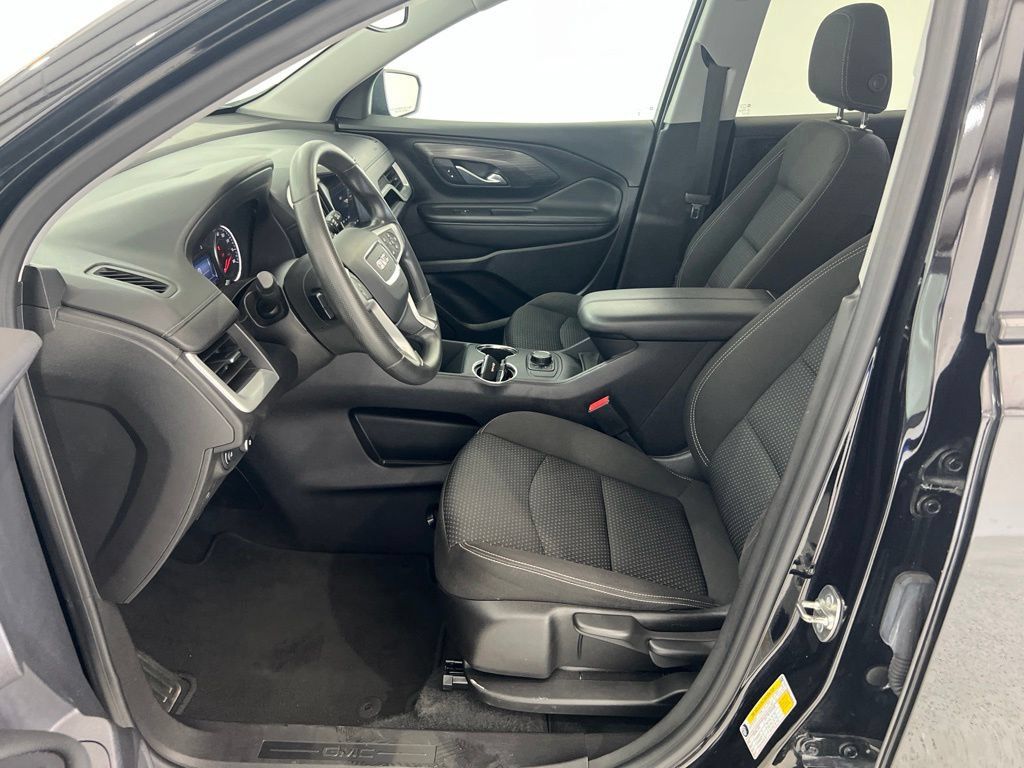 Used 2024 GMC Terrain SLE FWD image 18