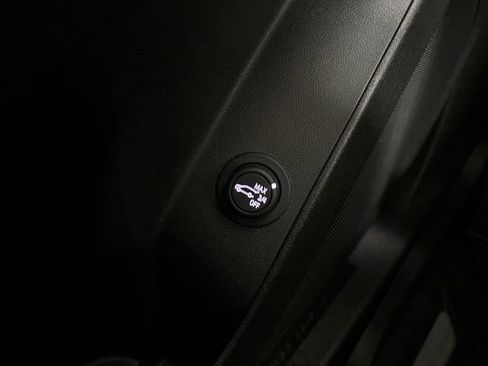 Used 2023 Chevrolet Equinox LT image 51