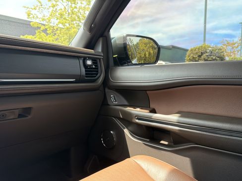 Used 2024 Ford Expedition King Ranch RWD image 25