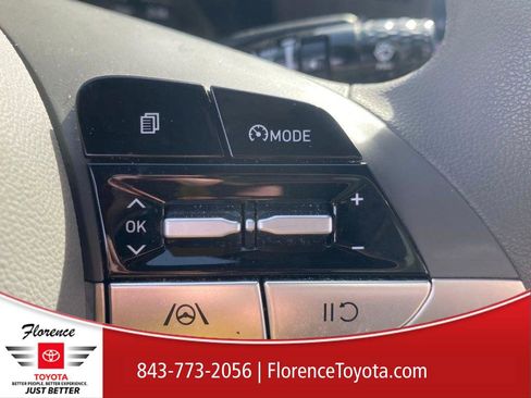 Used 2023 Hyundai Elantra SEL image 27