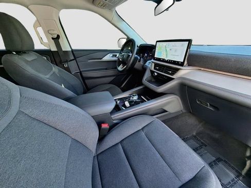Used 2025 Ford Explorer Active RWD image 28